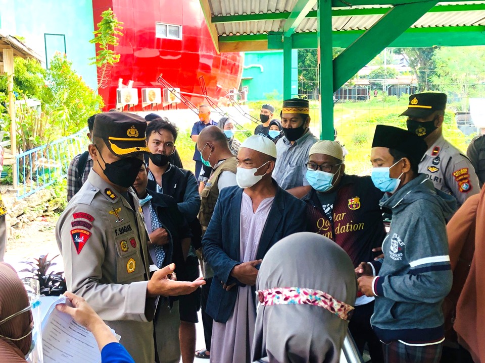 Kapolres Majene Turun Tangan Mediasi Keluarga yang Tolak Pemakaman secara Covid-19 